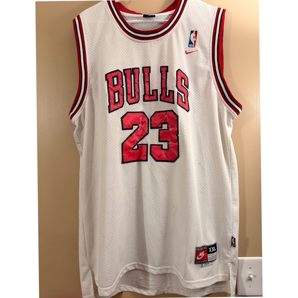 Nike Chicago Bulls Jersey Mens XXL White Polyester Michael Jordan 23 Vintage Y2K
